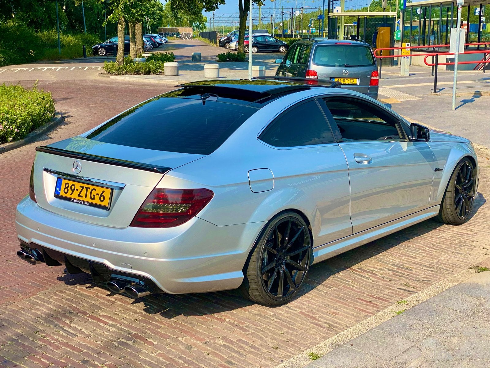 Mercedes-Benz C63 AMG / V8 / Coupe / Panorama / Dealer OH, Auto's, Mercedes-Benz, Euro 5, Achterwielaandrijving, 457 pk, 8 cilinders