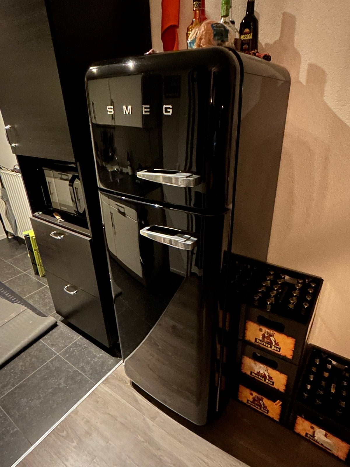 Smeg Koelkast met vriesvak - Zwart, Retro Design, Ophalen, 200 liter of meer, 60 cm of meer, Zo goed als nieuw