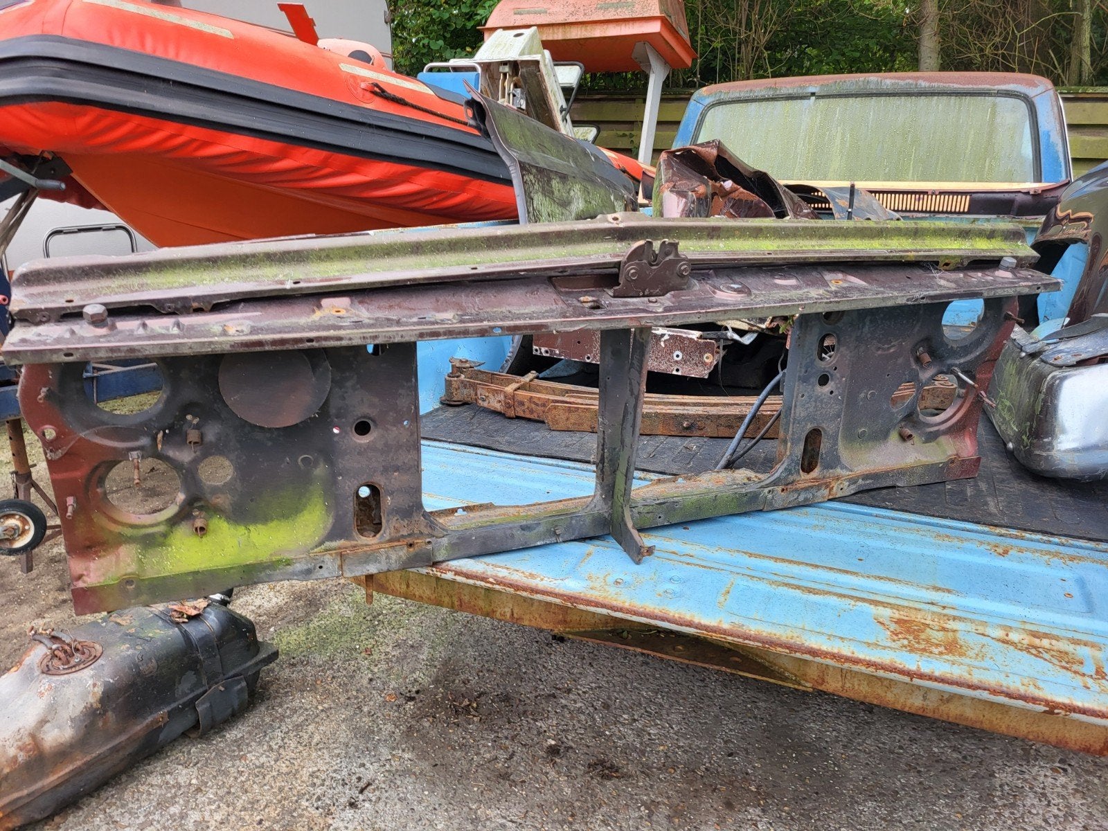 Front radiator support chevrolet c10 c20 c30 1981 tot 1987, Auto-onderdelen, Ophalen of Verzenden, Chevrolet