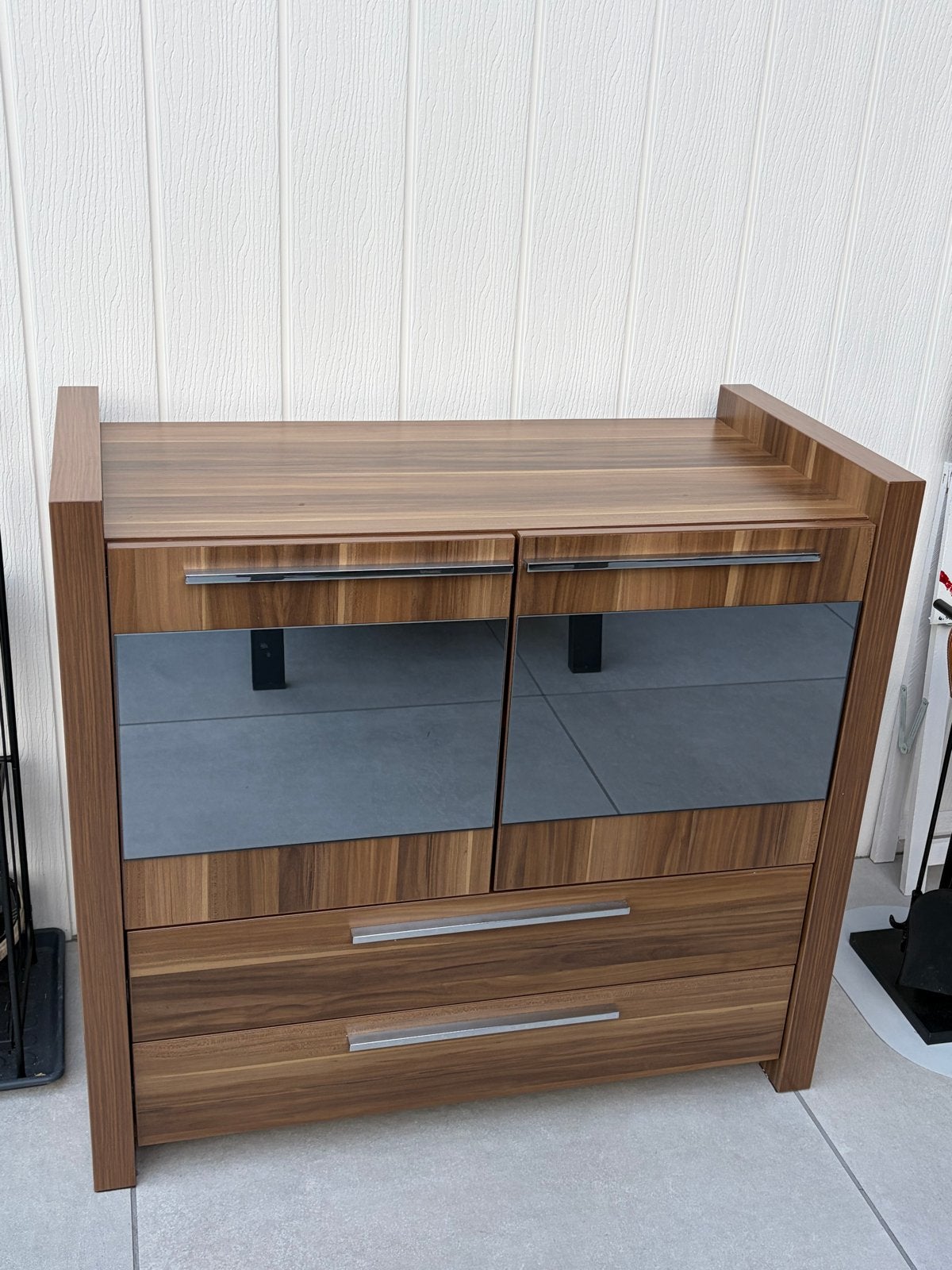 Moderne ladekast/dressoir met spiegel deuren, Ophalen, 1 of 2 laden, 50 tot 100 cm, Zo goed als nieuw