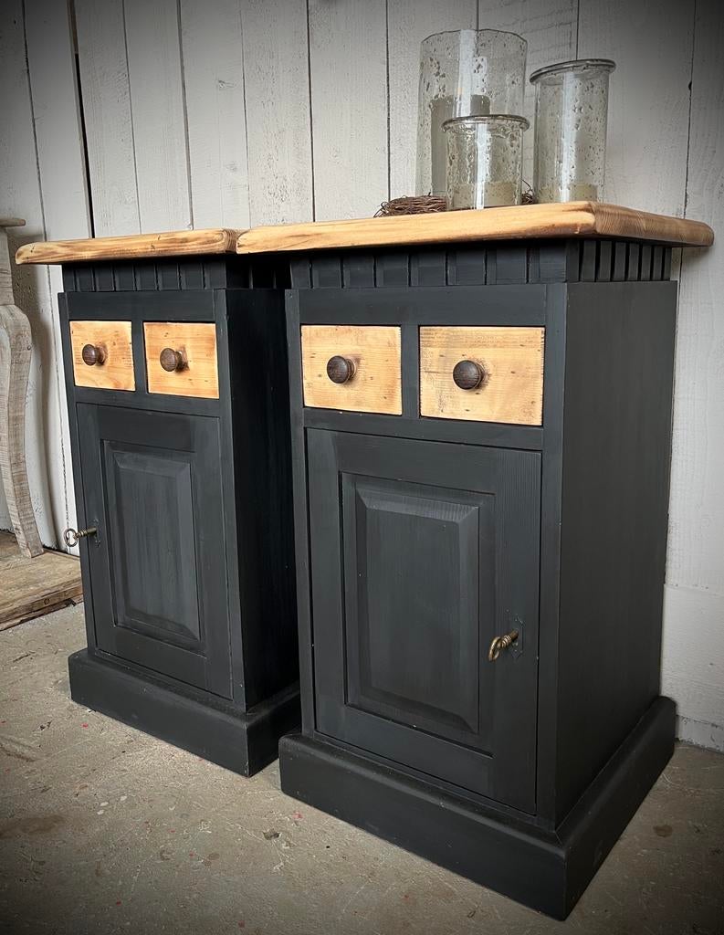 Stoere massieve nachtkastjes, Ophalen, Zo goed als nieuw, Minder dan 45 cm