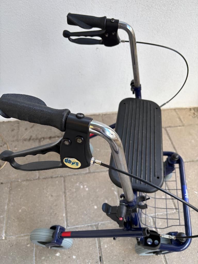 Nr 3… Rollator Days donkerblauw NIEUWE WIELEN, Diversen, Rollators, Gebruikt, ., Opvouwbaar, .