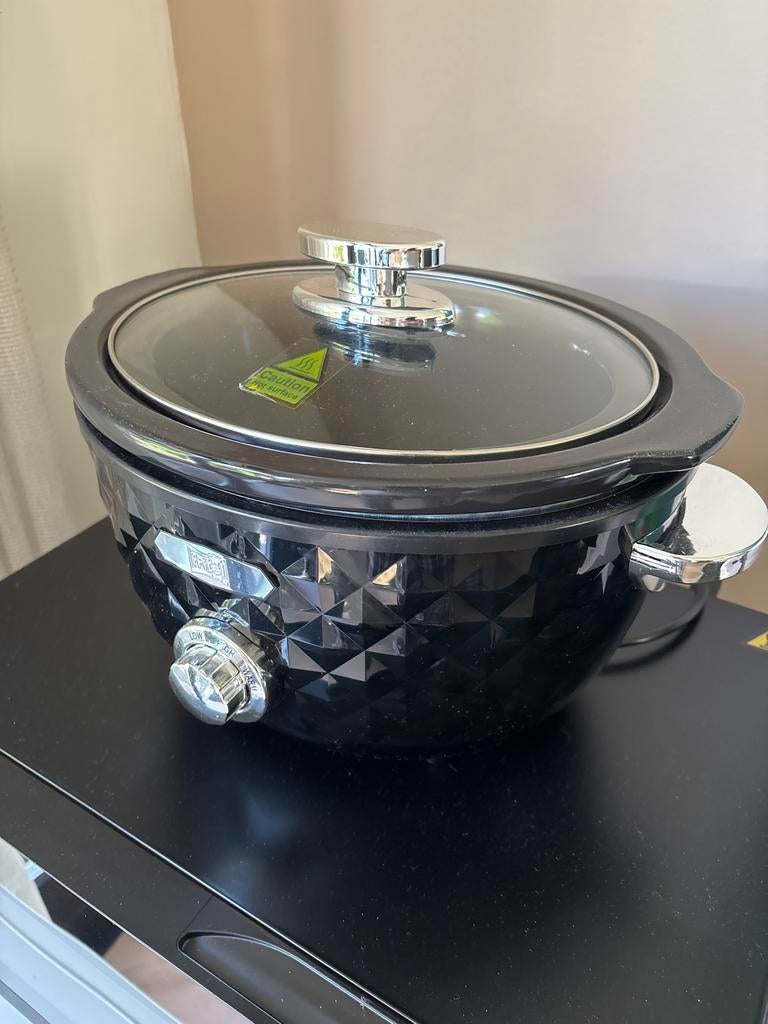 Stijlvolle Zwarte Slowcooker met Glazen Deksel, Ophalen, Zo goed als nieuw