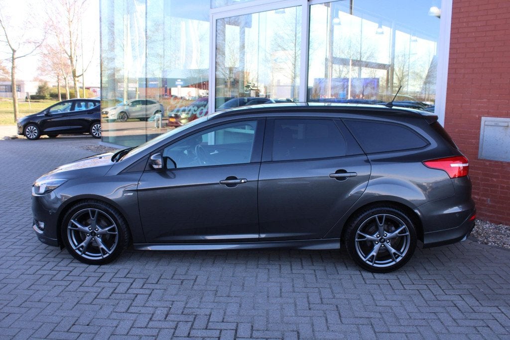 Ford Focus Wagon 1.0 ST-Line | Voorruitverwarming | 18 inch, Gebruikt, Euro 6, Origineel Nederlands, Handgeschakeld