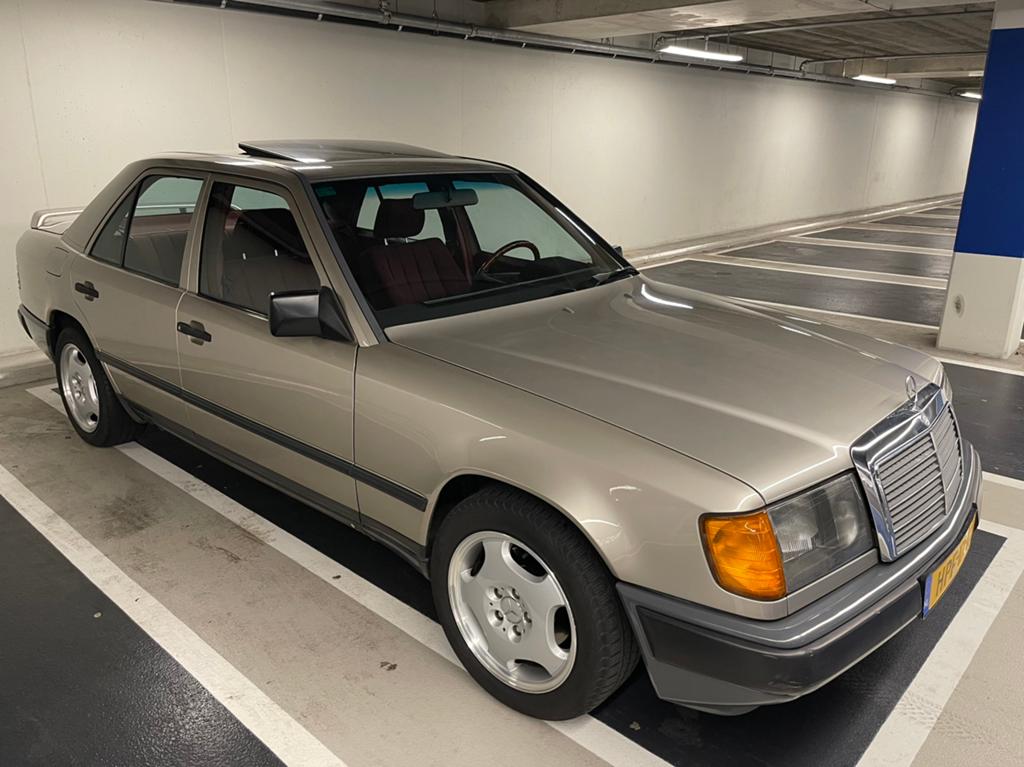 Mercedes 300D. W124. 1985, Particulier, Te koop