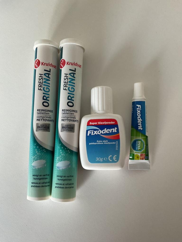 bruistabletten, kleefpoeder, fixodent etc., Ophalen of Verzenden, Nieuw, Lippen, Reiniging