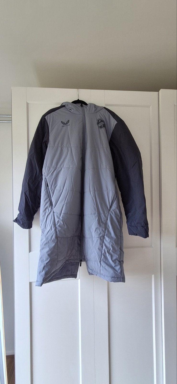 Zeldzaam FC Utrecht Castore Lange Coachjas/Bench Jacket XL, Castore, Ophalen of Verzenden, Grijs, Maat 56/58 (XL)
