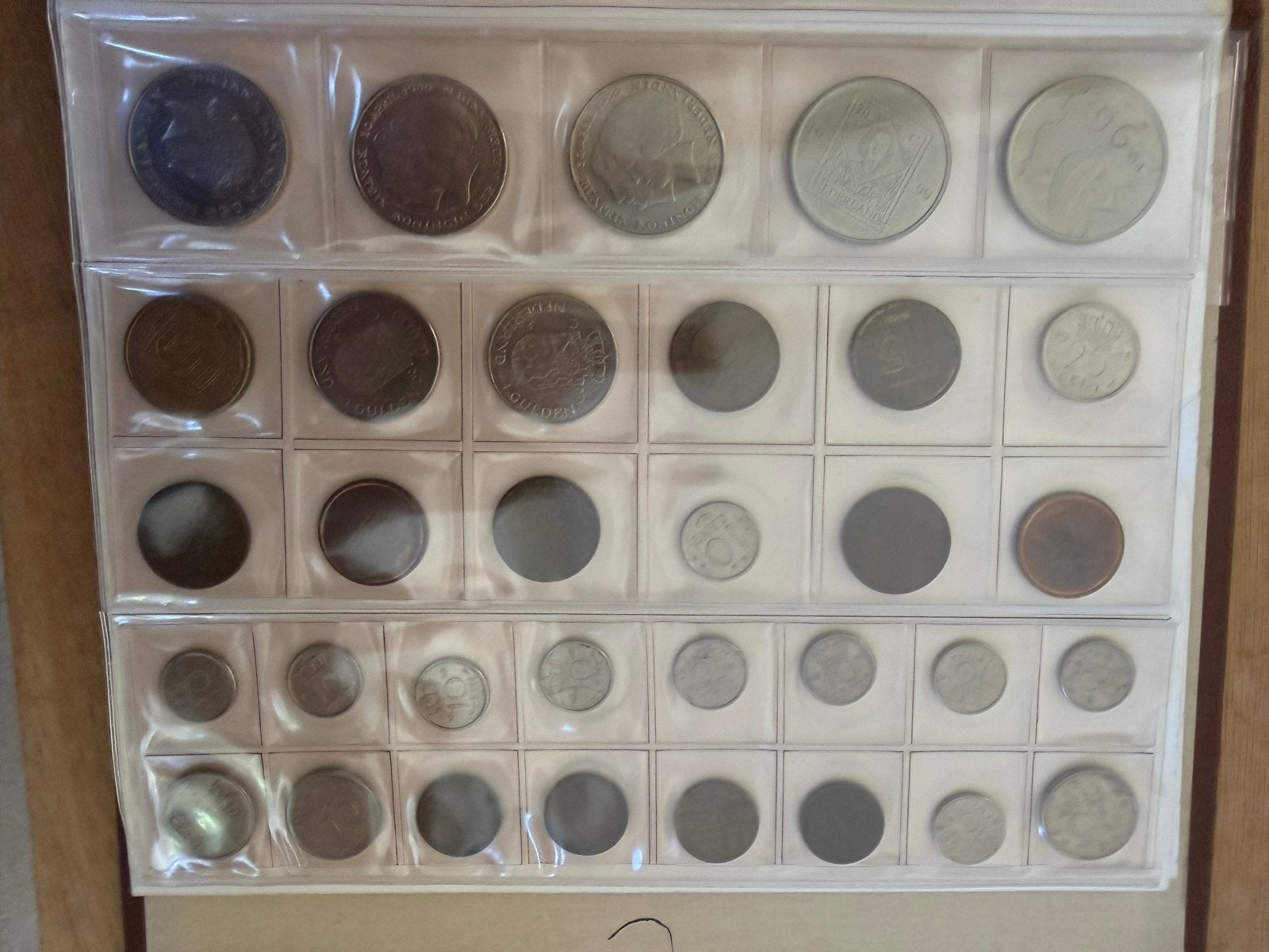 Grote set Nederlandse en Antilliaanse munten + muntenboek, Ophalen of Verzenden, Koningin Beatrix, Overige waardes, Setje