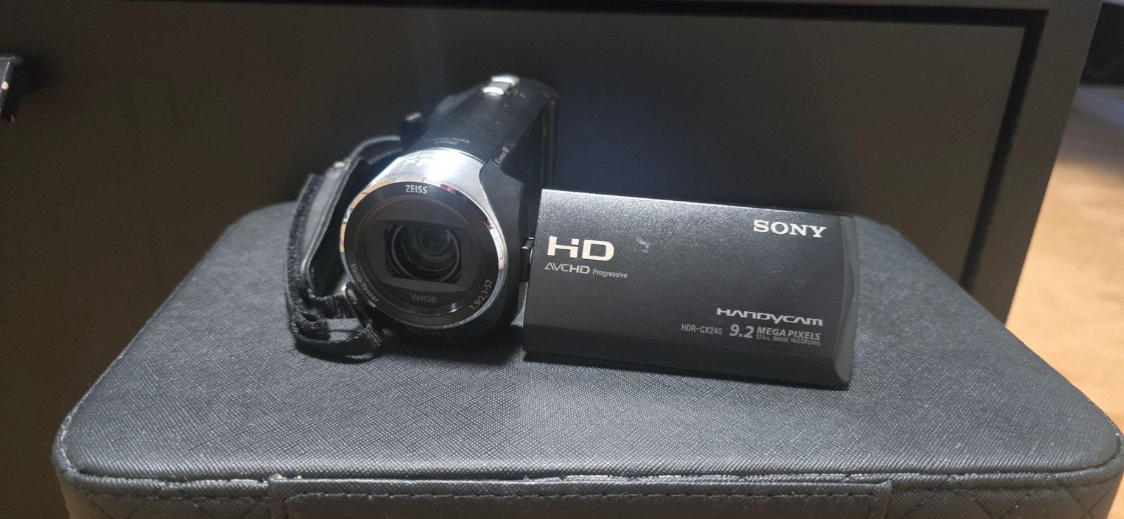 Sony Handycam HDR-CX240E met 2 accu's en tas, Full HD, 20x of meer, Overige soorten, Ophalen of Verzenden