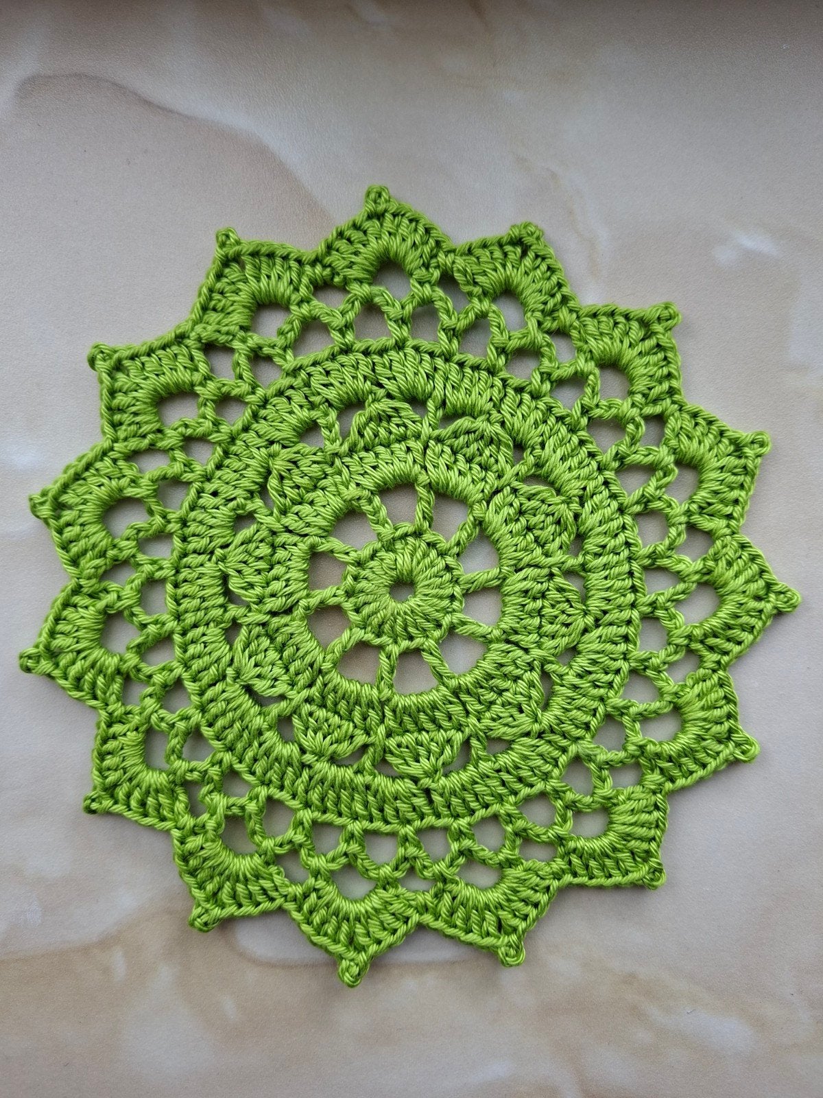 Gehaakt kleedje  - groen, Ophalen of Verzenden, Nieuw, Rond