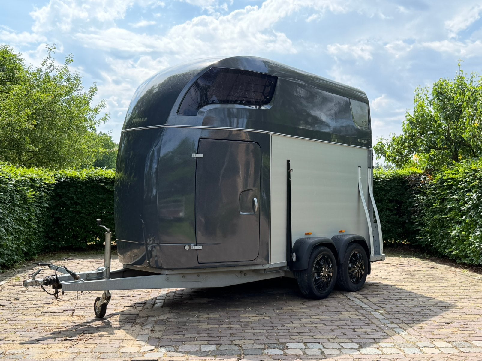 Zeer ruime Sirius S75 vol aluminium met Zadelkamer