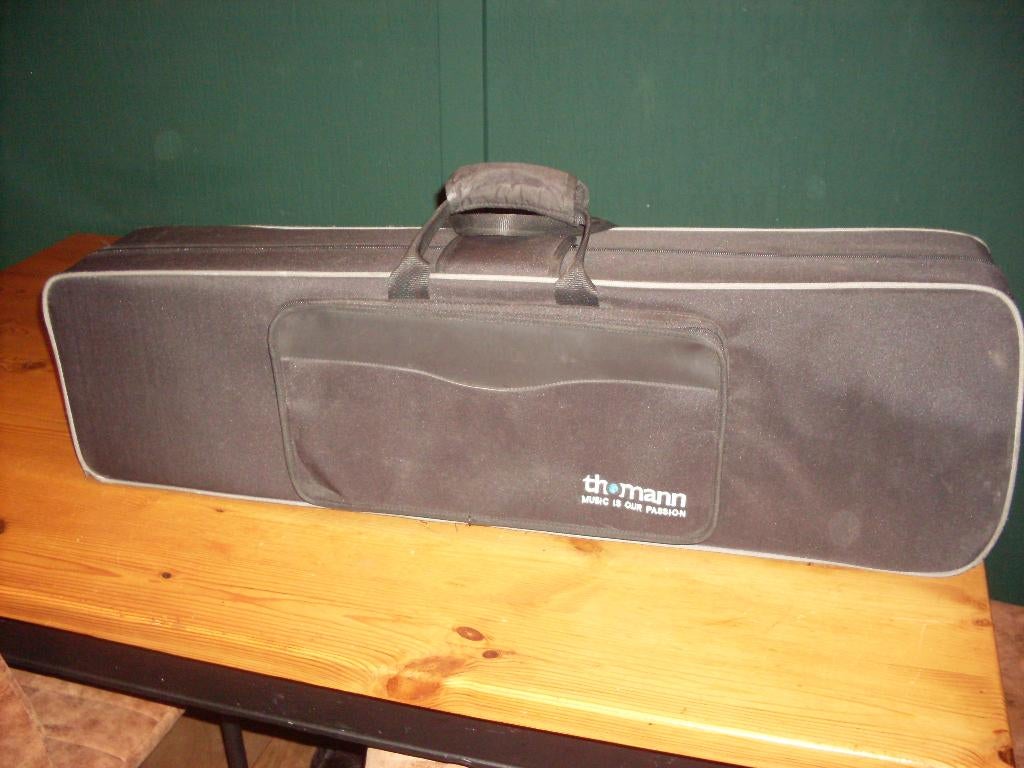 Tenor trombone tas merk thomann, Muziek en Instrumenten, Behuizingen en Koffers, Ophalen, Gebruikt, Trombone