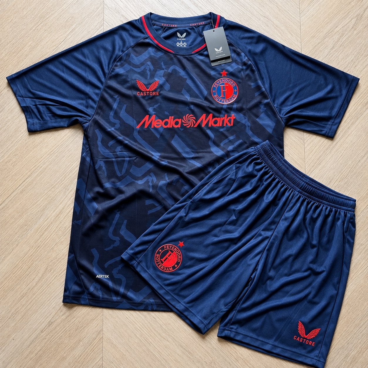 Feyenoord 26/27 3e shirt en broekje L en XL Castore nieuw, Maat 52/54 (L), Blauw, Nieuw, Ophalen of Verzenden