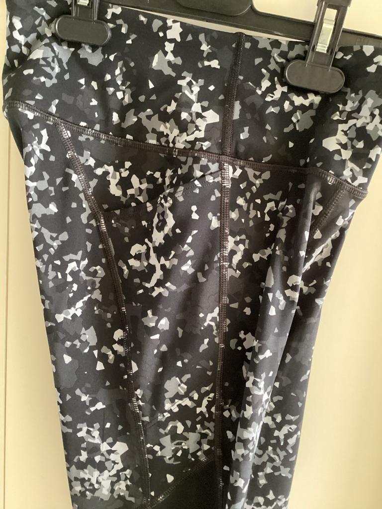 Under Armour Sportlegging XS met Telefoonzakje en Trekkoord, Ophalen of Verzenden, Fitness of Aerobics, Maat 34 (XS) of kleiner