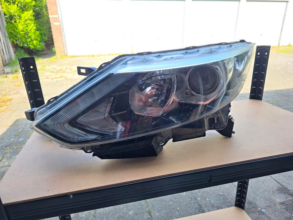 Nissan Qashqai J11 Koplamp Links, Ophalen of Verzenden, Gebruikt, Nissan
