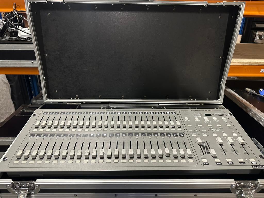 Te Koop: Showtec Showmaster 48 MKll, Ophalen, Zo goed als nieuw, Licht