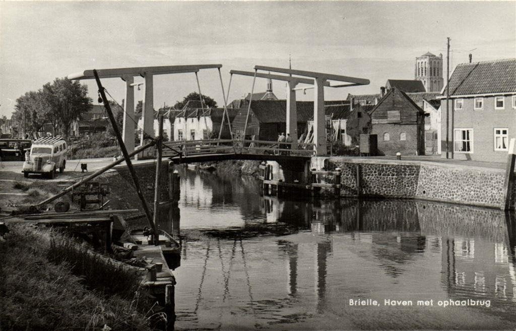 Brielle, Haven met ophaalbrug - ongelopen, Verzenden, 1940 tot 1960, Ongelopen, Zuid-Holland