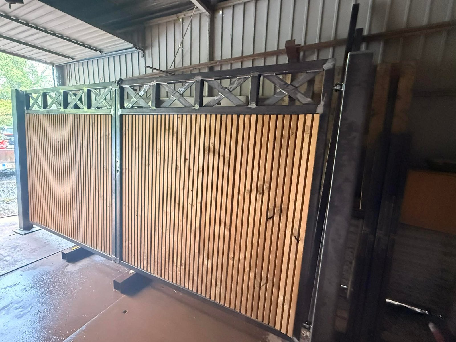 Nieuwe poort staal met hout, Tuin en Terras, 1 tot 2 meter, Minder dan 3 meter, Ophalen of Verzenden, Zo goed als nieuw