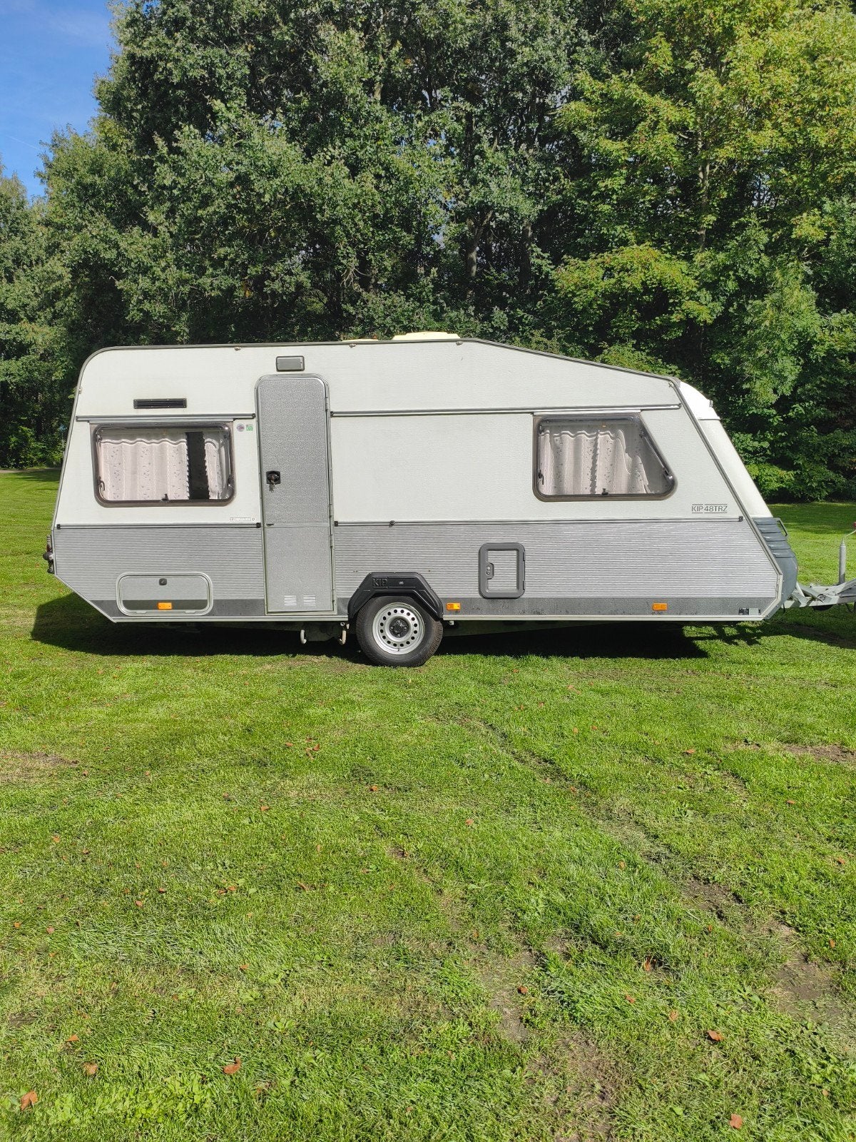 Kip caravan te huur