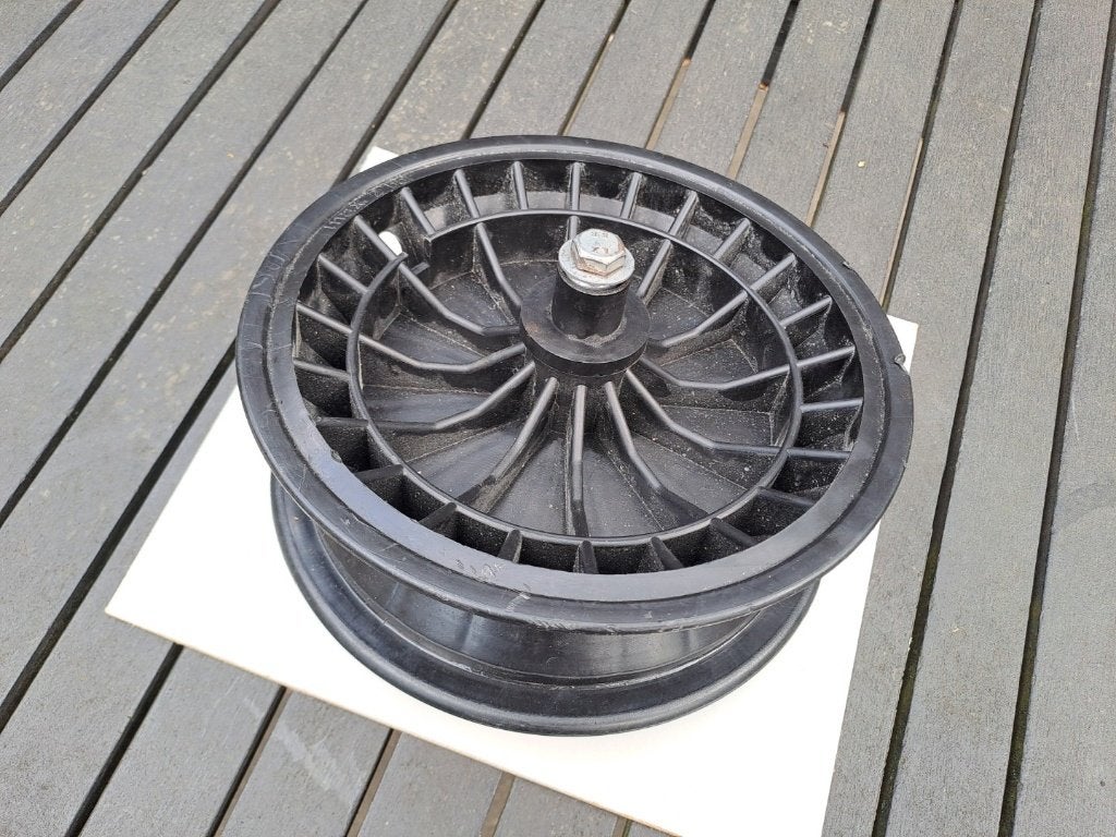 kruiwagen velg met as en bevestigingsbouten, Ophalen