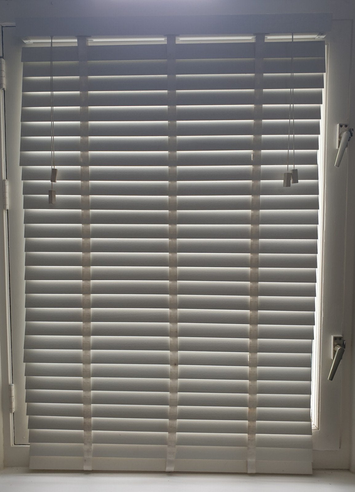 2 shutters wit lamellen hout stof gordijn raamdecoratie raam, Huis en Inrichting, Ophalen, Gebruikt, Wit