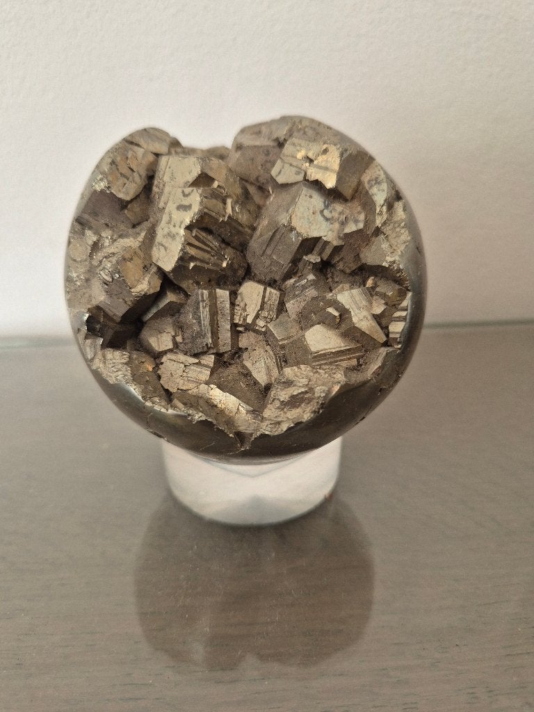 Bol  Pyriet 1.042 gram, Verzenden