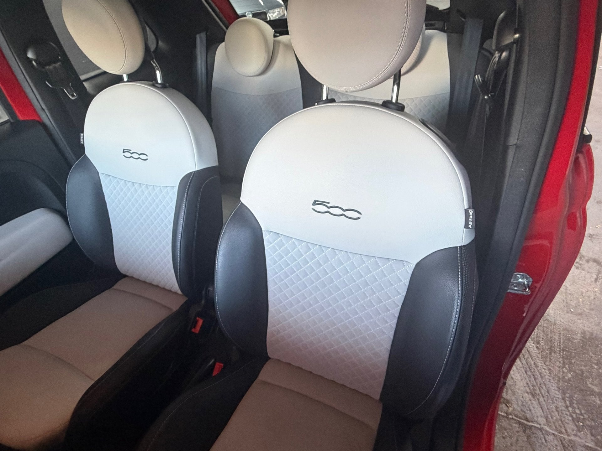 Foto 13 van Fiat 500 1.0 Hybrid Dolcevita