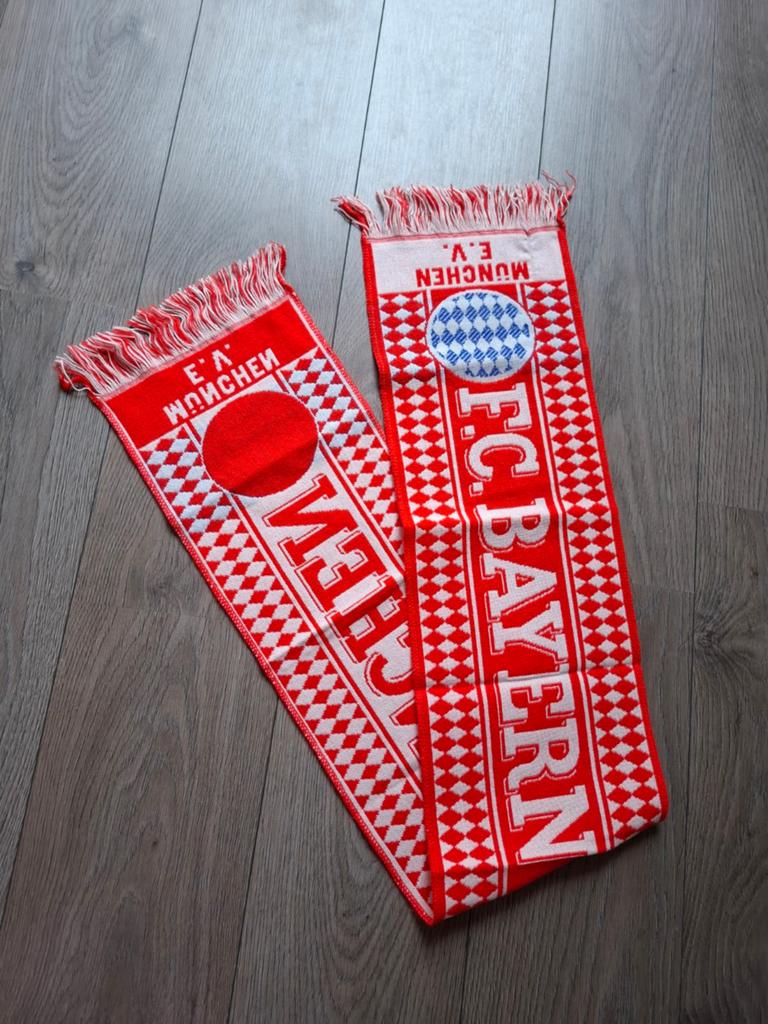 Voetbal sjaal Bayern Munchen, Ophalen of Verzenden, Zo goed als nieuw, Buitenlandse clubs, Vaantje of Sjaal