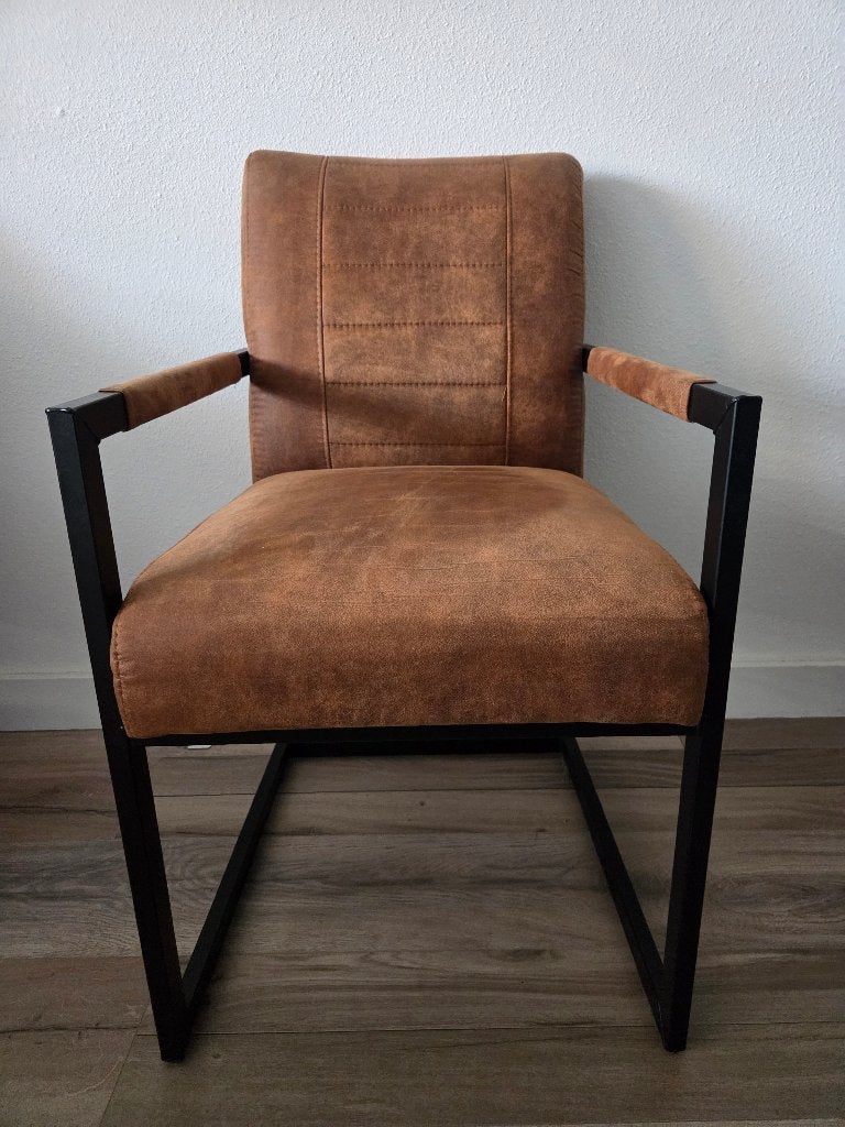 Eetkamerstoelen 2 Stuks samen 40,00 Euro, Ophalen, Gebruikt, Twee, Bruin