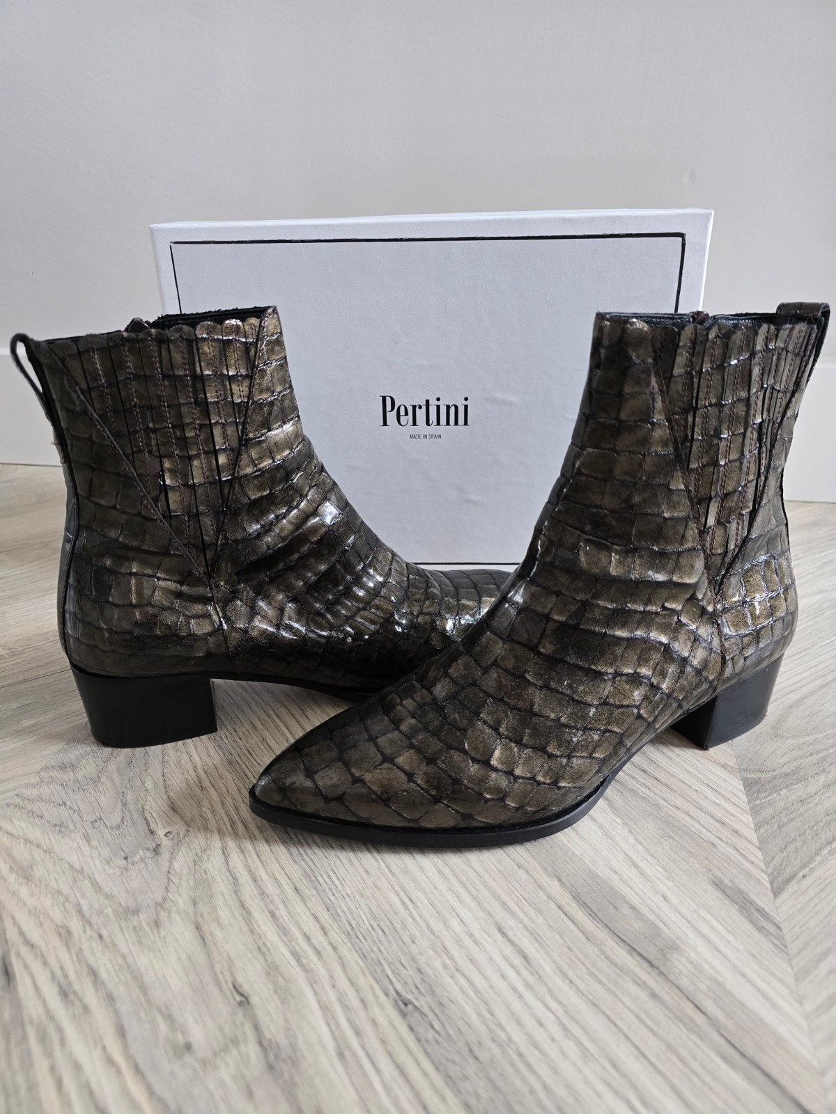Pertini beklede chelsea croc boots enkellaarsjes in maat 39, Kleding | Dames, Schoenen, Pertini, Overige kleuren, Lage of Enkellaarzen