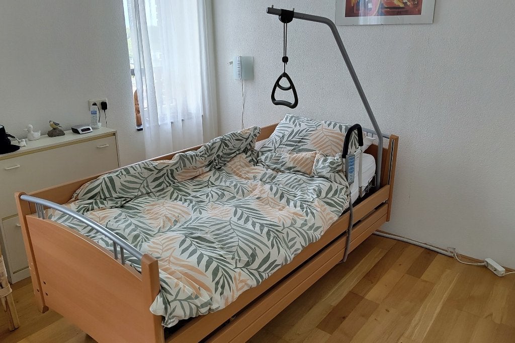 Seniorenbed in hoogte verstelbaar inclusief nieuw matras, Ophalen, Verstelbaar, 90 cm, Eenpersoons