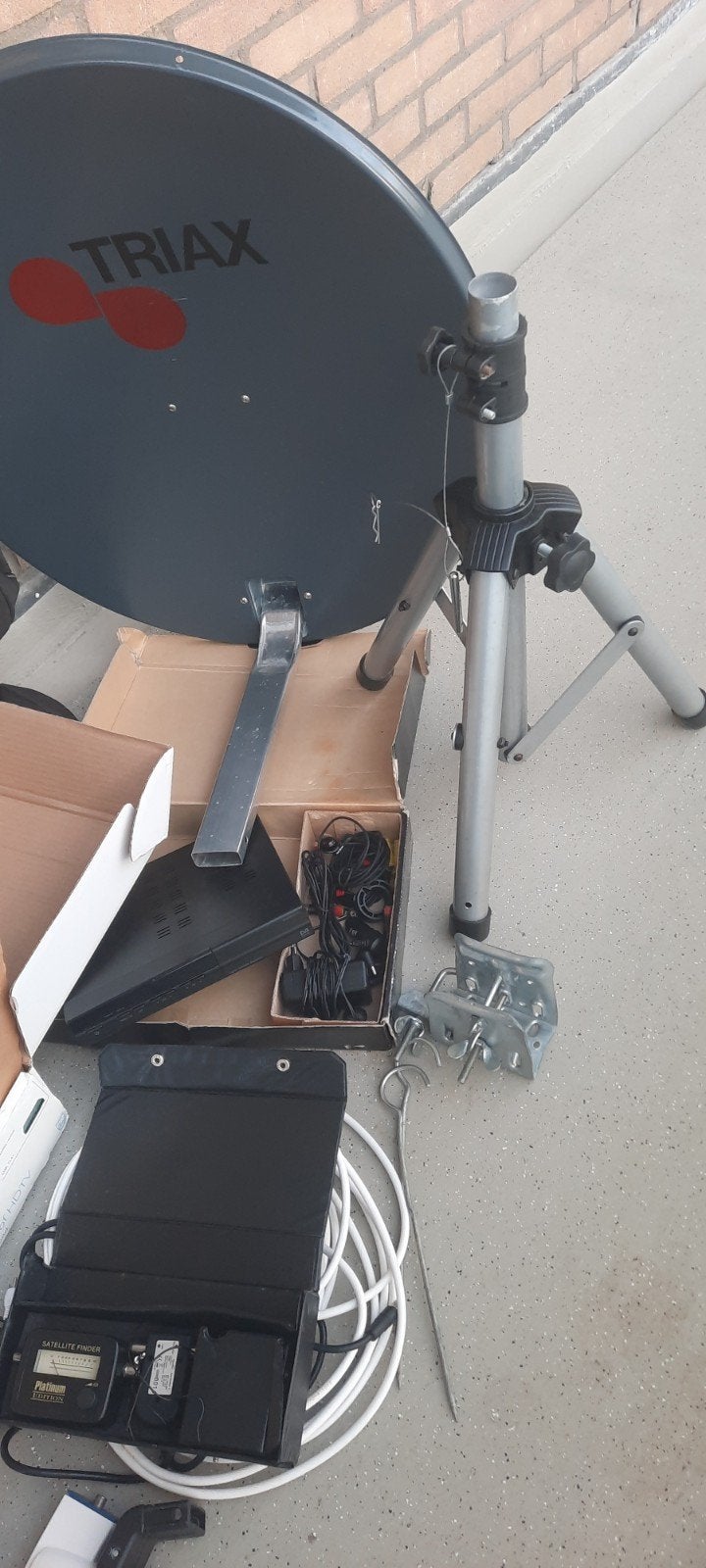 Complete Satelliet TV Set: Triax Schotel, Philips Receiver, Ophalen, Gebruikt, (Schotel)antenne, Philips