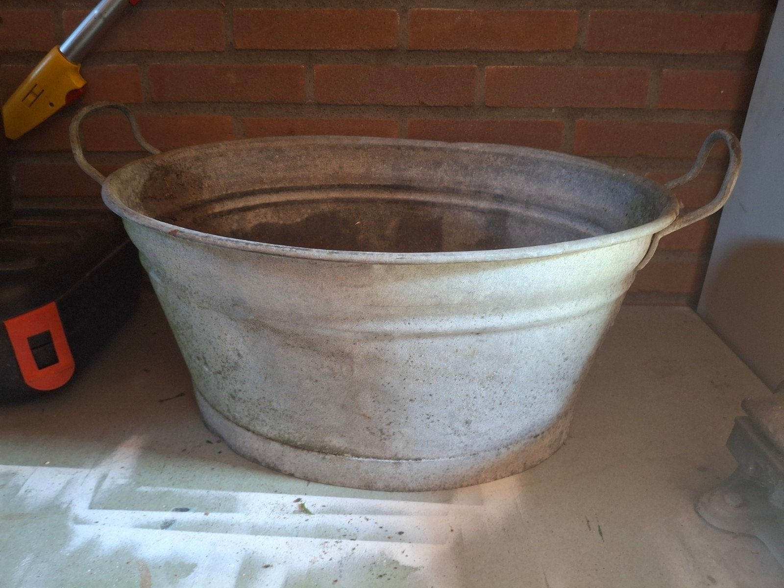 Oude Zinken Wastobbe / Plantenbak met Handvatten, Ophalen of Verzenden