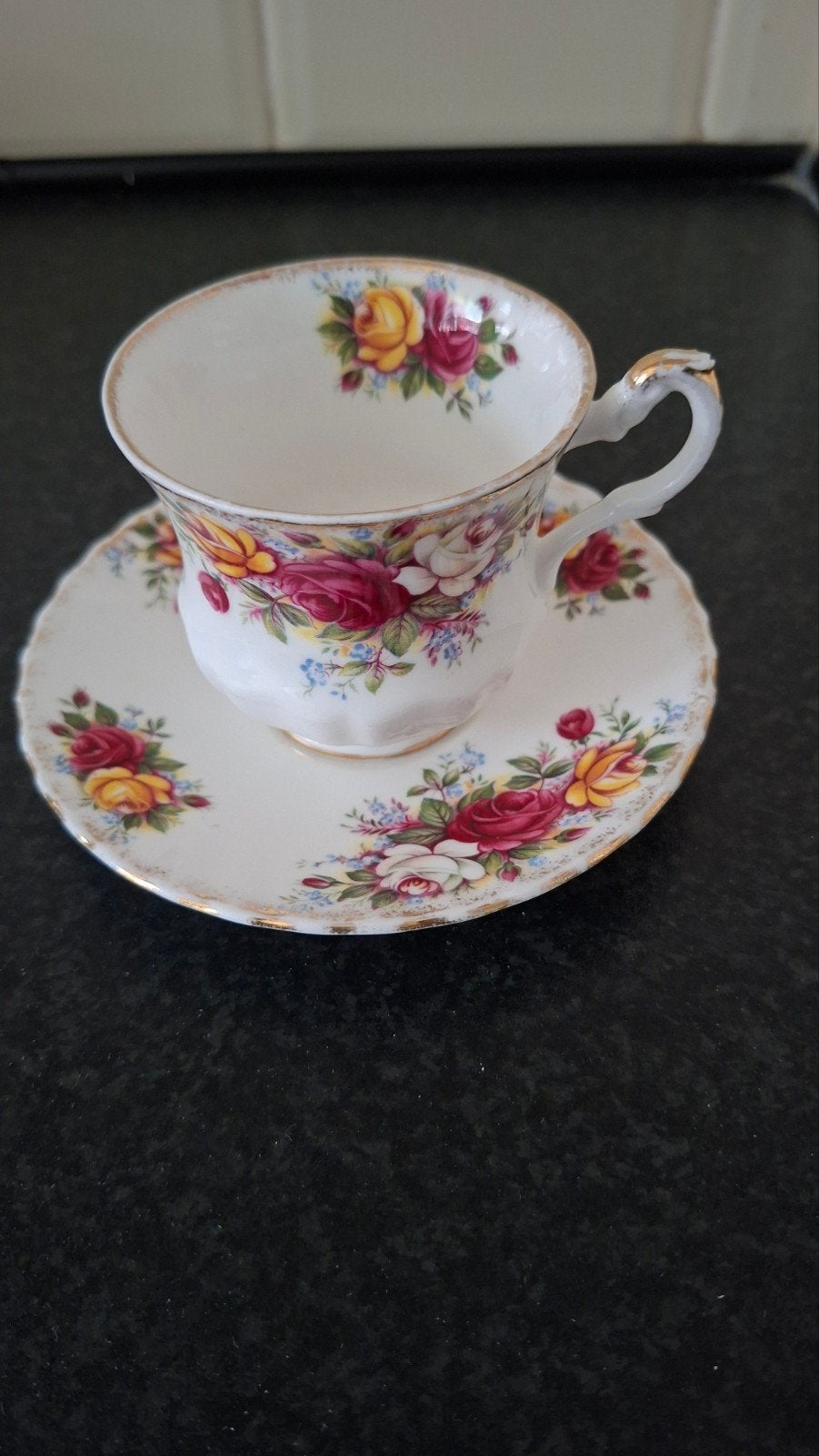 Rosina Queen's Fine Bone China The Rose Theekopje en Schotel, Antiek en Kunst, Ophalen of Verzenden