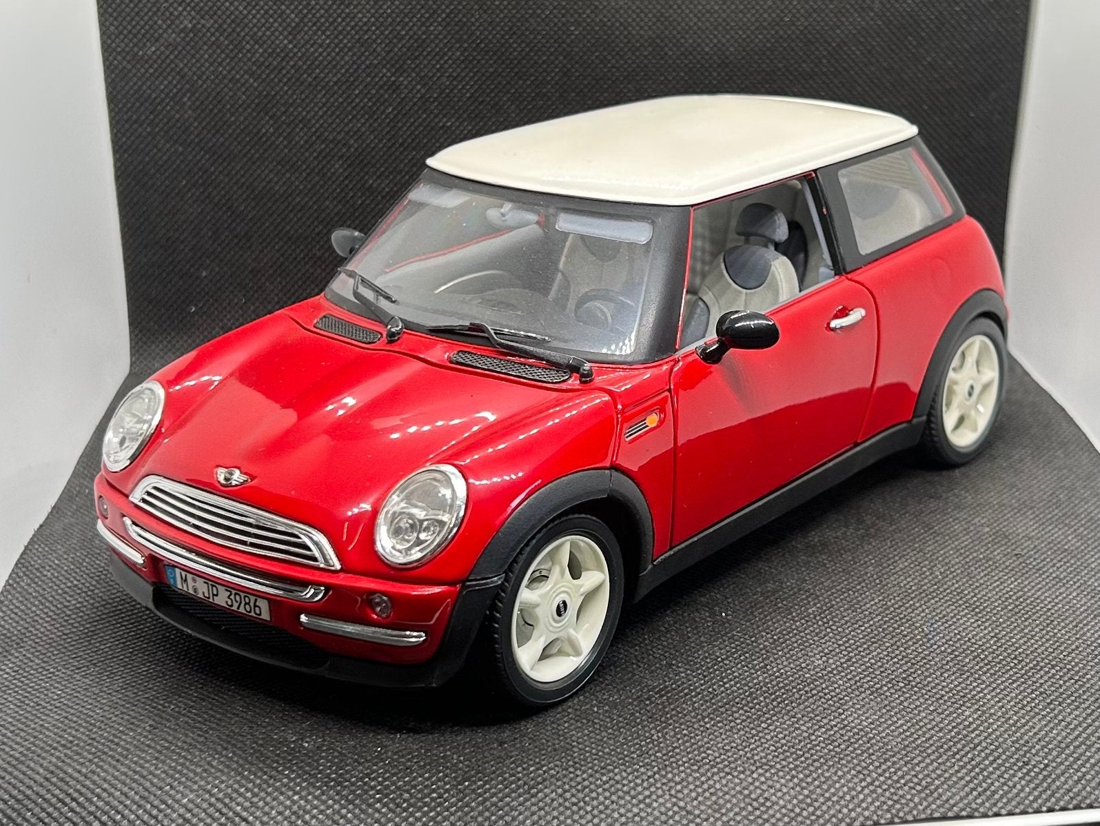 Bburago Mini Cooper One 1:18, Verzenden, Zo goed als nieuw, Bburago