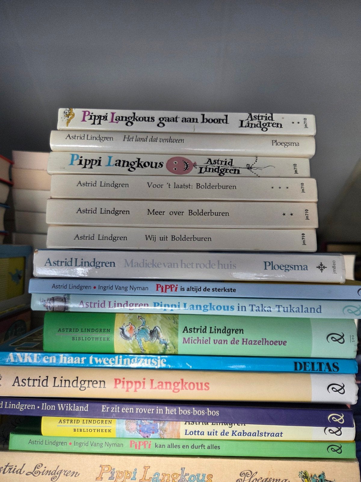 21x boeken - Astrid Lindgren oa Pippi Langkous + Bolderburen, Boeken, Ophalen of Verzenden, Zo goed als nieuw