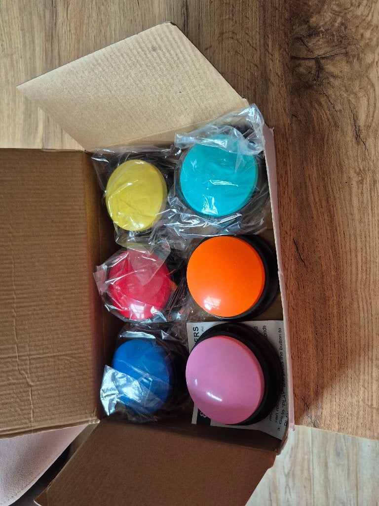 Set van 6 opneembare buzzers voor huisdieren/training, Boeken, Ophalen of Verzenden, Zo goed als nieuw, Honden