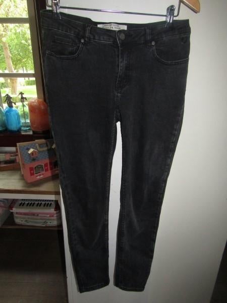 F1981 Circle of Trust mt 29 jeans zwart jogg model Jane 7/8, Verzenden, Zwart, Zo goed als nieuw, W28 - W29 (confectie 36)