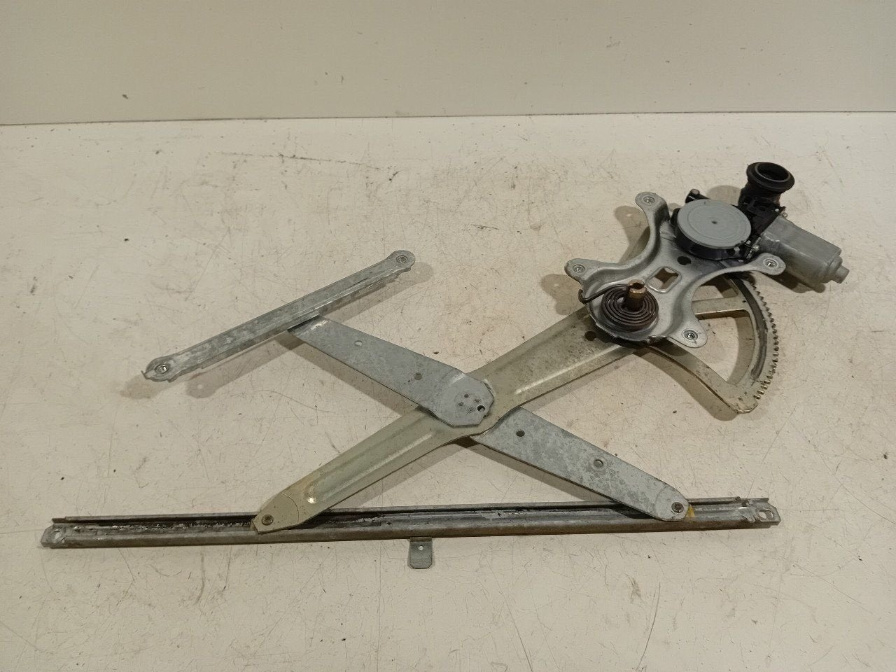 Raammechaniek elektrisch rechts voor Toyota RAV4, Onderdelen@venauto.nl, Van der Ven Autorecycling B.V., Gebruikt, Daihatsu