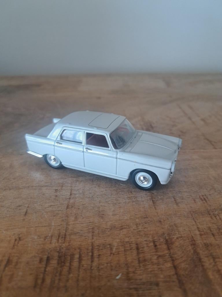 Vitesse model peugeot 404, Overige merken, Auto, Ophalen of Verzenden, Zo goed als nieuw