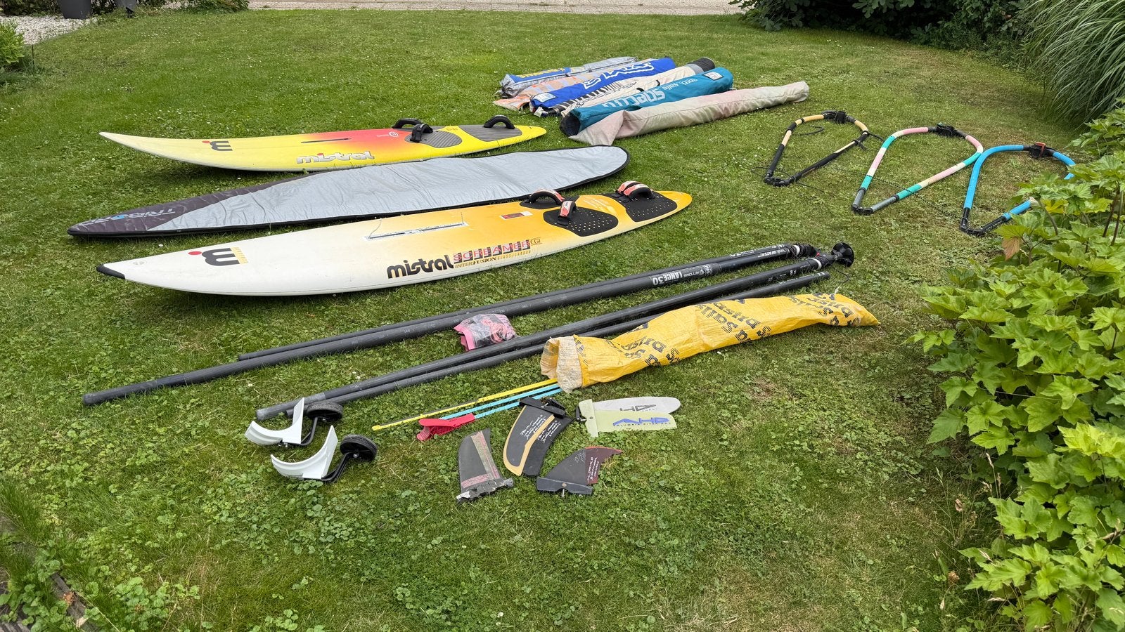 Complete Windsurf Set: Boards, Zeilen, Masten, Gieken & meer, Gebruikt, Minder dan 250 cm, 8 m² of meer, Met vin(nen)
