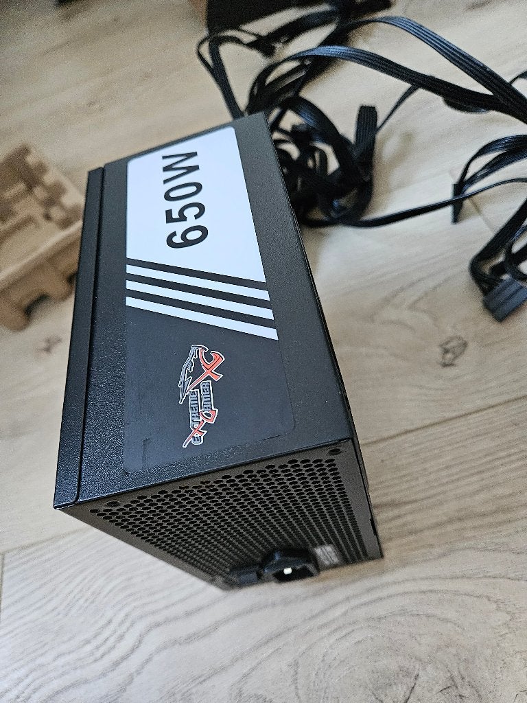 Xilence 650W ATX voeding zo goed als nieuw, Verzenden, Zo goed als nieuw