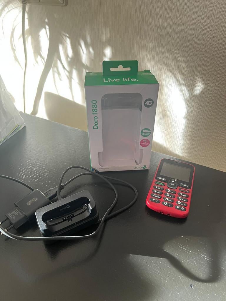 Doro Leva E10 Seniorentelefoon (4G),Inclusief Oplaadstation, Ophalen, Zo goed als nieuw