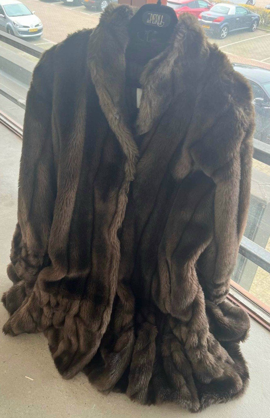 exclusieve couture fake fur bontjas uit new york, Ophalen of Verzenden, Zo goed als nieuw, Maat 46/48 (XL) of groter, Bruin