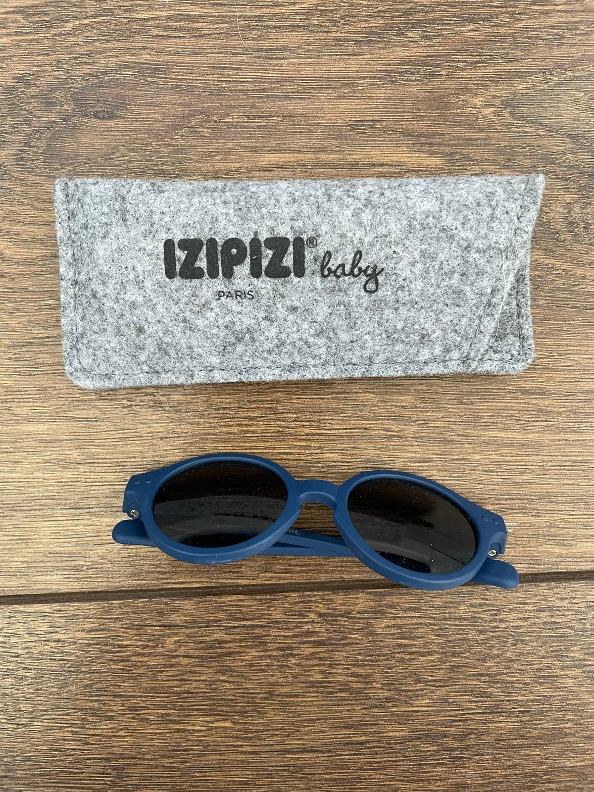 Izipizi Baby Zonnebril met Hoesje - Blauw, Ophalen of Verzenden, Zo goed als nieuw