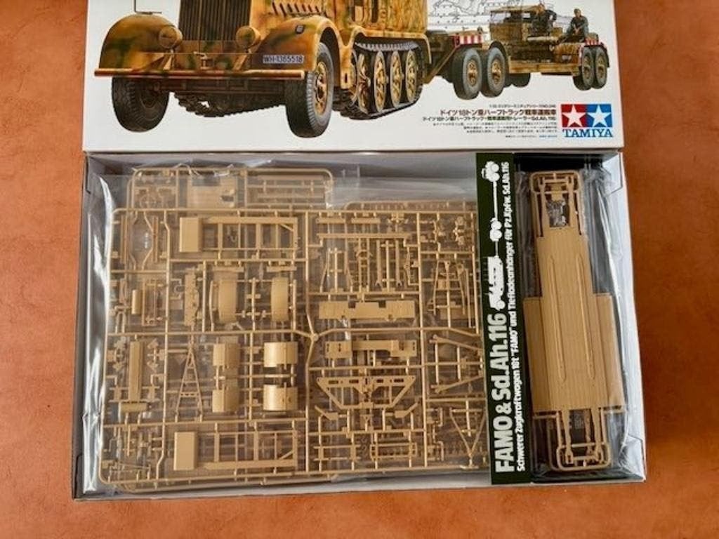 Tamiya	35246 18ton Half-Track "Famo" & Trailer 1/35 & 2 PE, Overige merken, Tank, Groter dan 1:32, Nieuw
