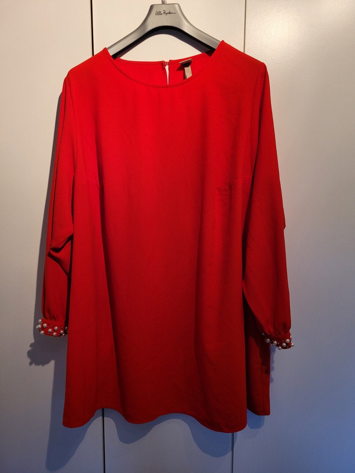 Leuke rode jurk 4XL met pareltjes op de mouw, Maat 46/48 (XL) of groter, Ophalen of Verzenden, Knielengte, Gedragen