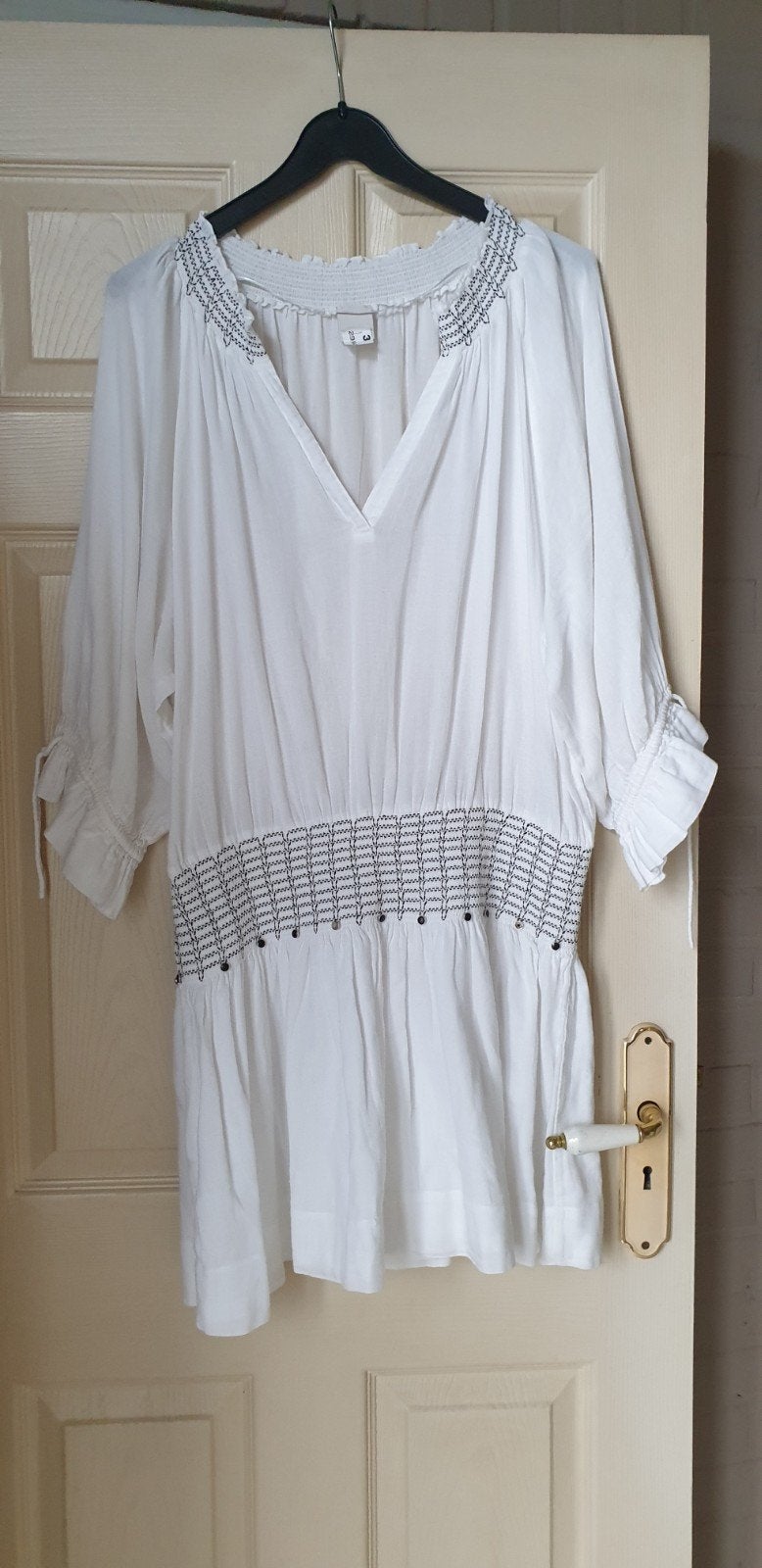 Mooie witte blouse maat 38 met borduursel, Ophalen of Verzenden, Zo goed als nieuw, Maat 38/40 (M), Wit