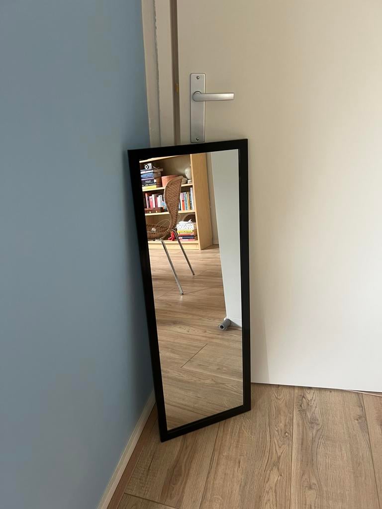 Spiegel met zwarte rand, Ophalen, Minder dan 50 cm, Zo goed als nieuw, Minder dan 100 cm