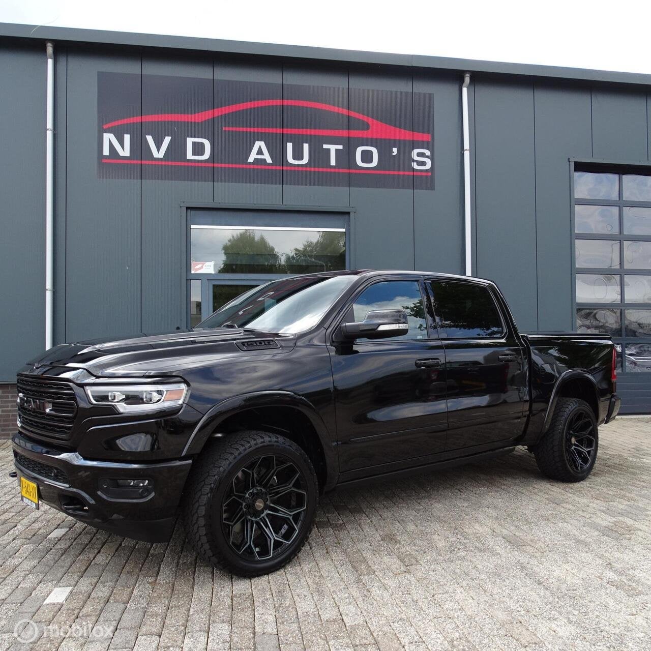 Dodge Ram 1500 4X4 5.7 V8 4x4 Crew Cab Limited 4PLAY 22 inch, Automaat, Gebruikt, 5654 cc, Bedrijf